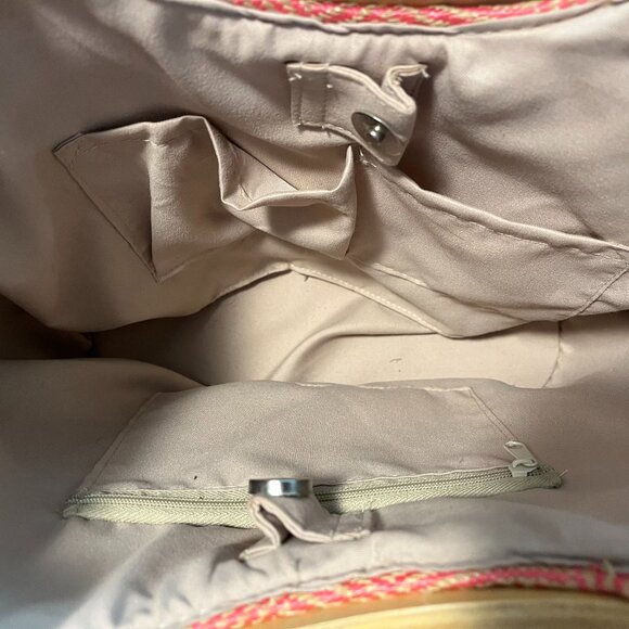 Purse with wood handle - Picture 3 of 3